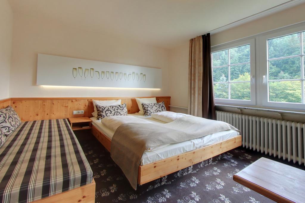 Akzent Waldhotel Rheingau Geisenheim Exteriör bild