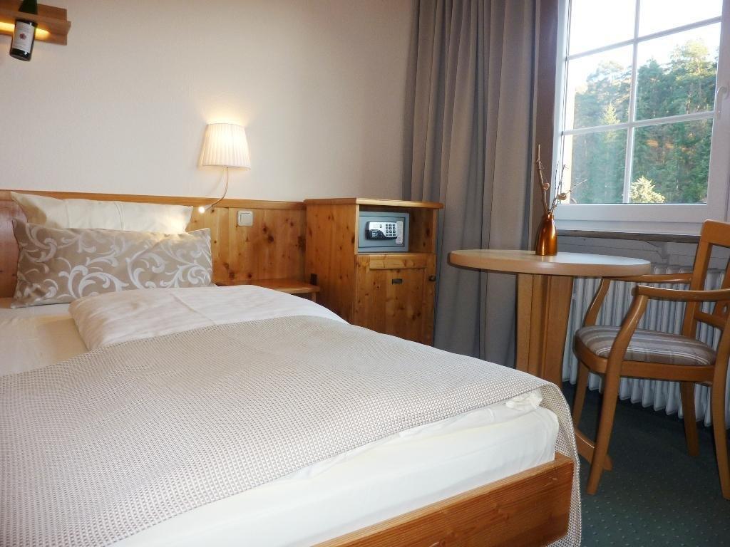 Akzent Waldhotel Rheingau Geisenheim Exteriör bild