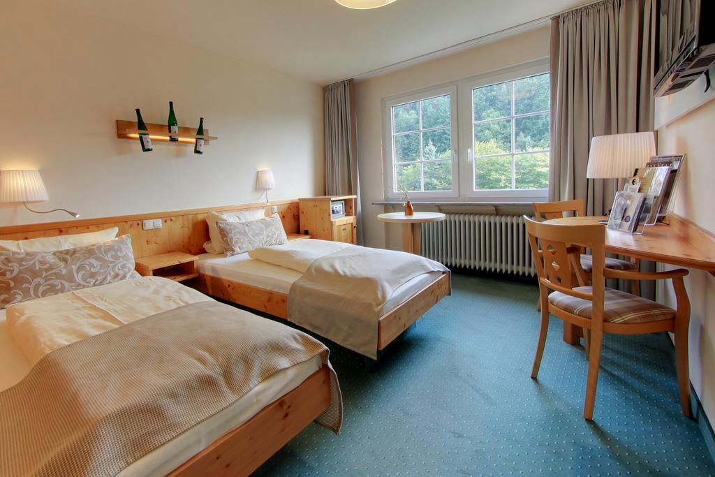 Akzent Waldhotel Rheingau Geisenheim Exteriör bild