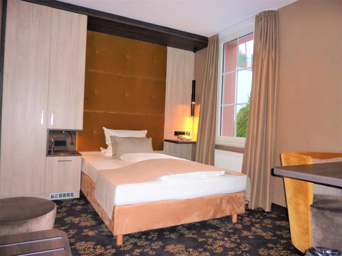 Akzent Waldhotel Rheingau Geisenheim Exteriör bild